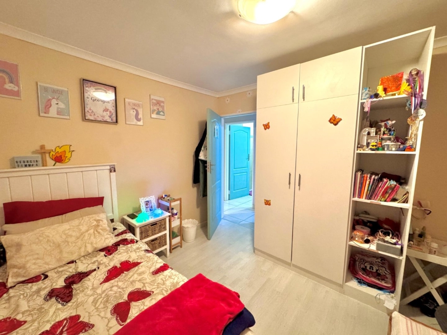 To Let 3 Bedroom Property for Rent in Wavecrest Western Cape